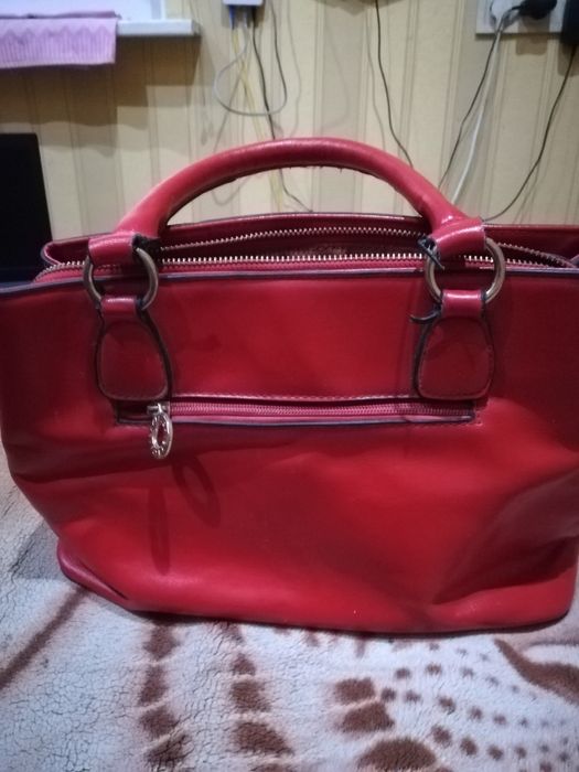 Продам кожаную женскую сумочку