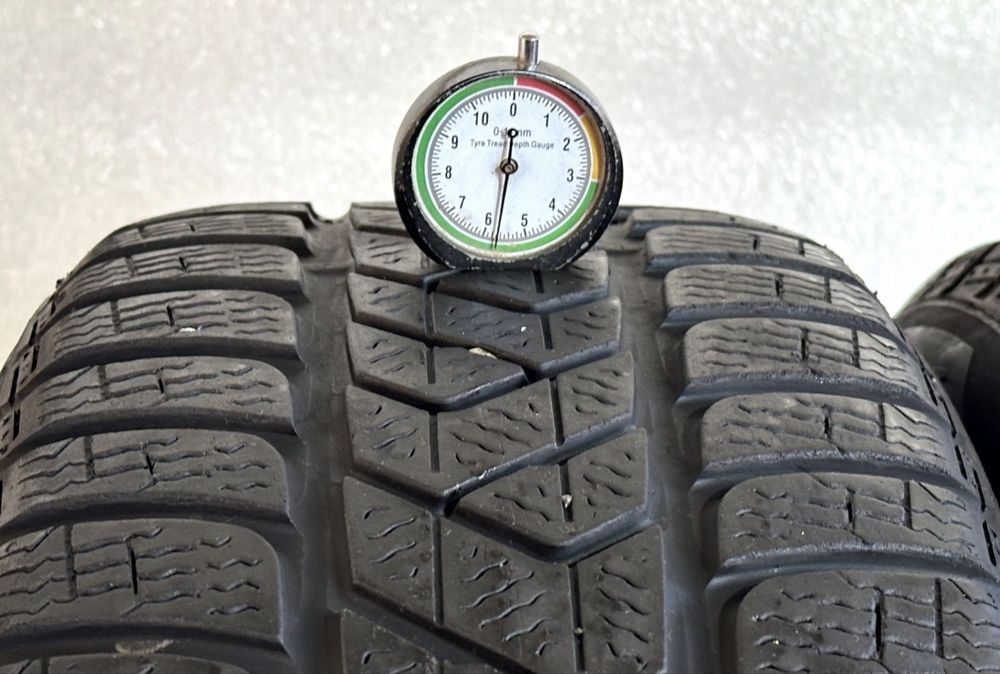 Автошини колеса резина 215/55 R17 PIRELLI Sottozero 3 зимові 2022 рік