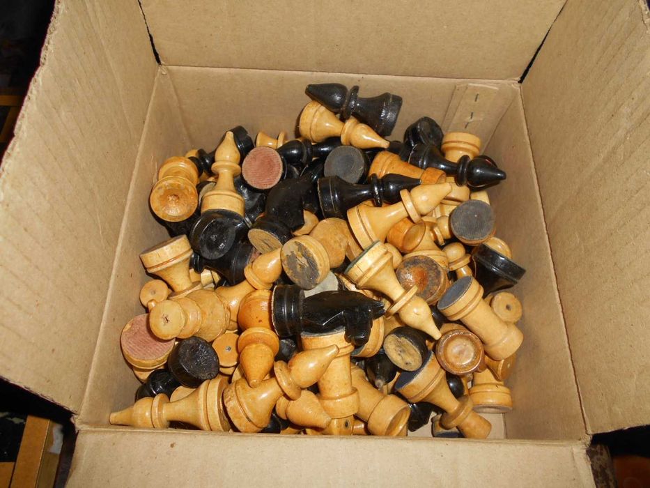 Фигуры шахматные. Дерево. 3 гр.шт.