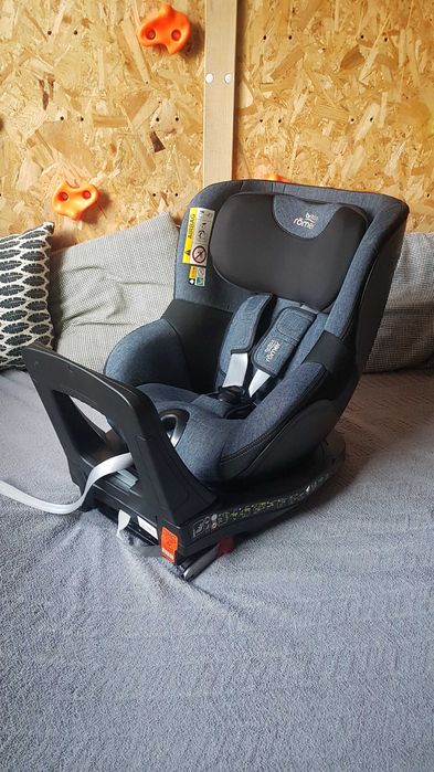 Fotelik Britax Romer Dualfix M i-Size, 61-105 cm, do 18 kg
