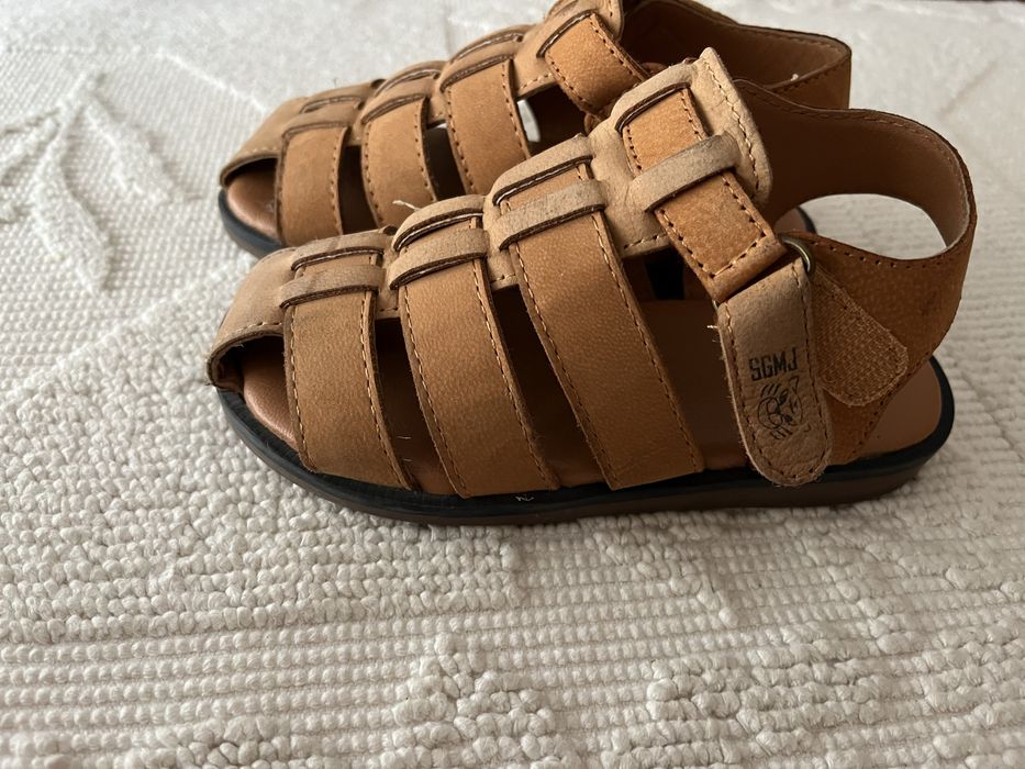 Sandalias crianca novas