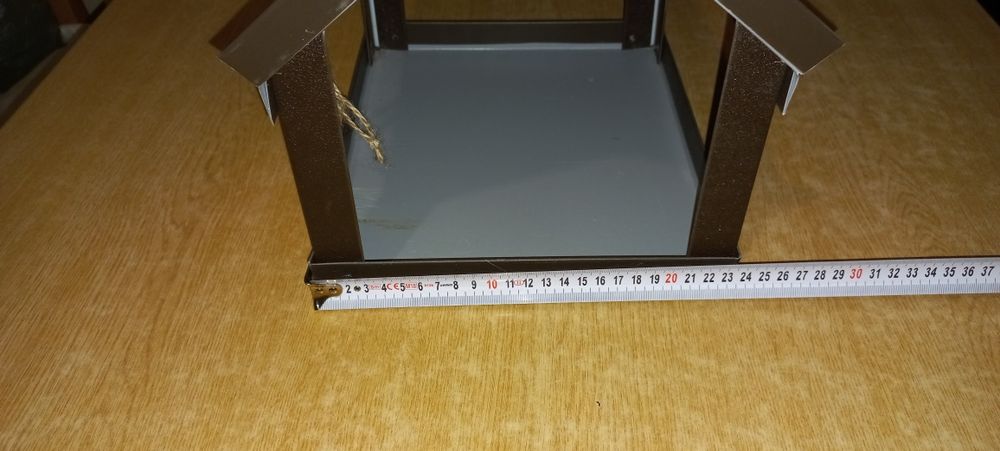 Годівничка для птахів, металева, природний колір.