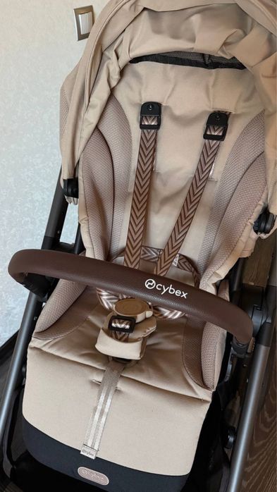 Cybex balios 2025 року 2 в1  в ілеальному стані