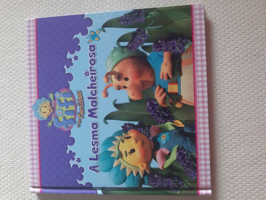 Livro "Fifi e as Florzinhas"