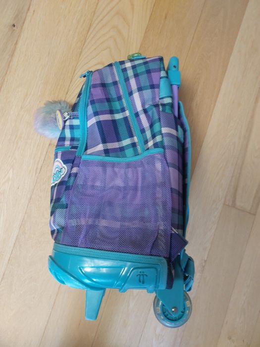 Mochila escolar marca Totto
