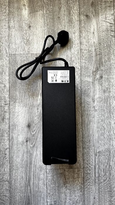 ДБЖ Eaton 5E 700VA (360W) — Новий
