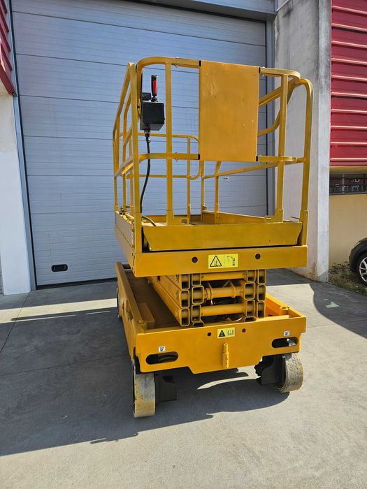 Plataforma elevatória tipo tesoura venda e aluguer