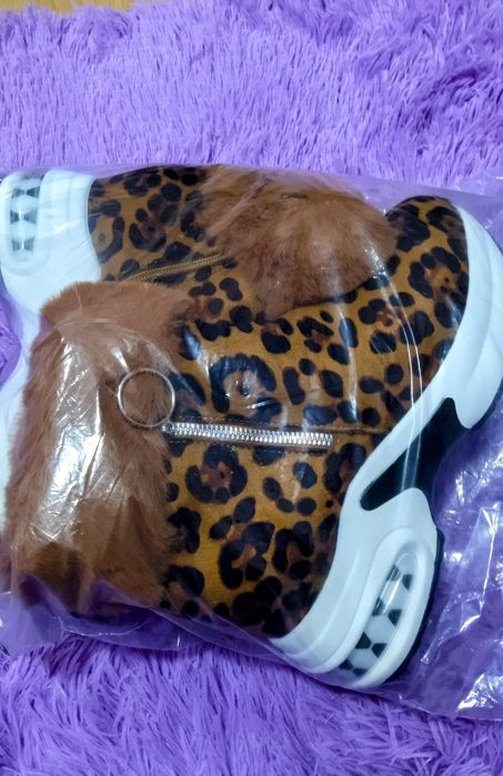 Botas sapatilhas tigresa com pelinho