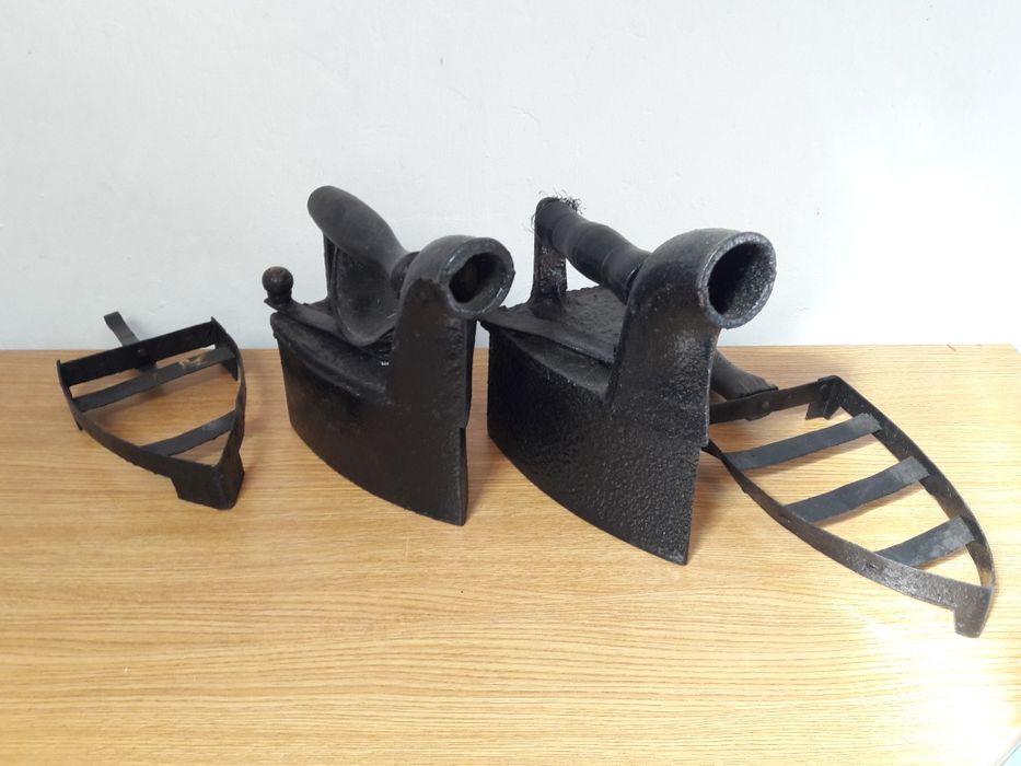 Ferros de engomar a carvão