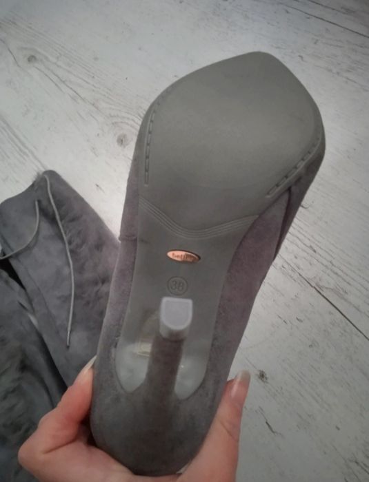 Kozaki damskie długie na szpilce