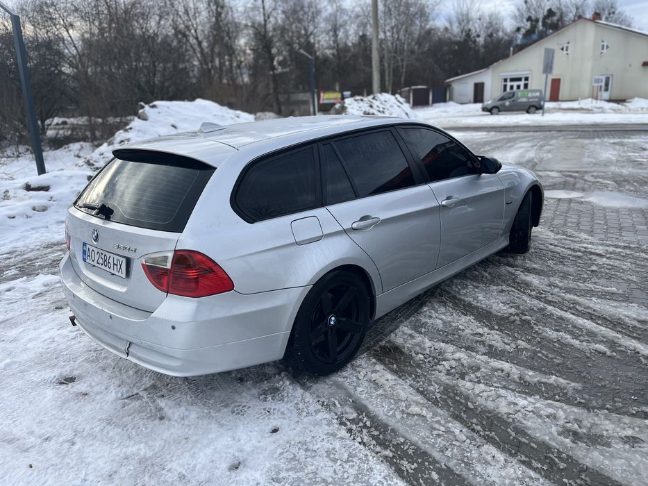 Продам BMW e91 320d