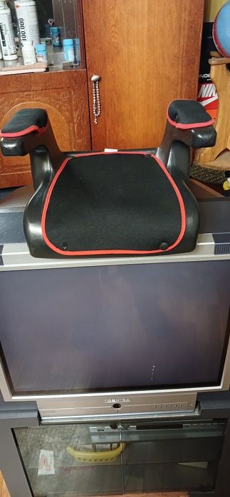 Продам автомобильное детское кресло