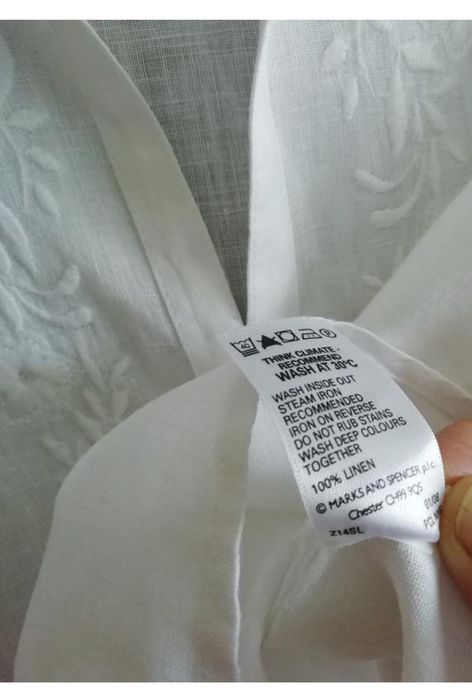 Біла льняна блузка фірми Marks&Spencer