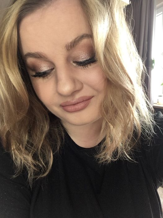 Makijaż dzienny/okolicznościowy+ loki z dojazdem na terenie Warszawy