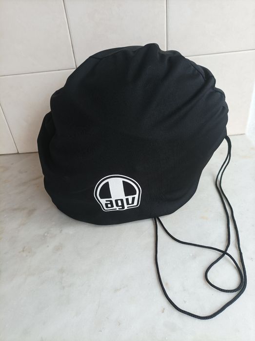 Capatece AGV em carbono