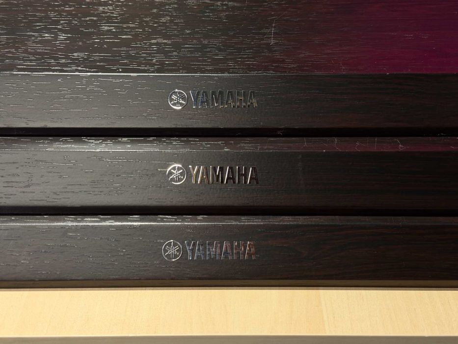 Cokół drewniany pod wzmacniacz lub kolumnę - Yamaha | Powystawowy