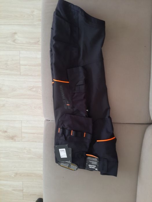 Helly hansen spodnie piratki rozC54. /77447-992 Chelsea evolution .