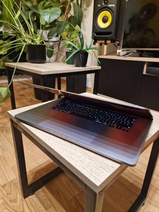 MacBook Pro 16" (2019, i7/32GB/512GB SSD) – bardzo dobry stan,