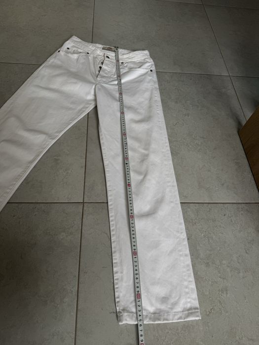 Классические белые джинсы levi's 30/32