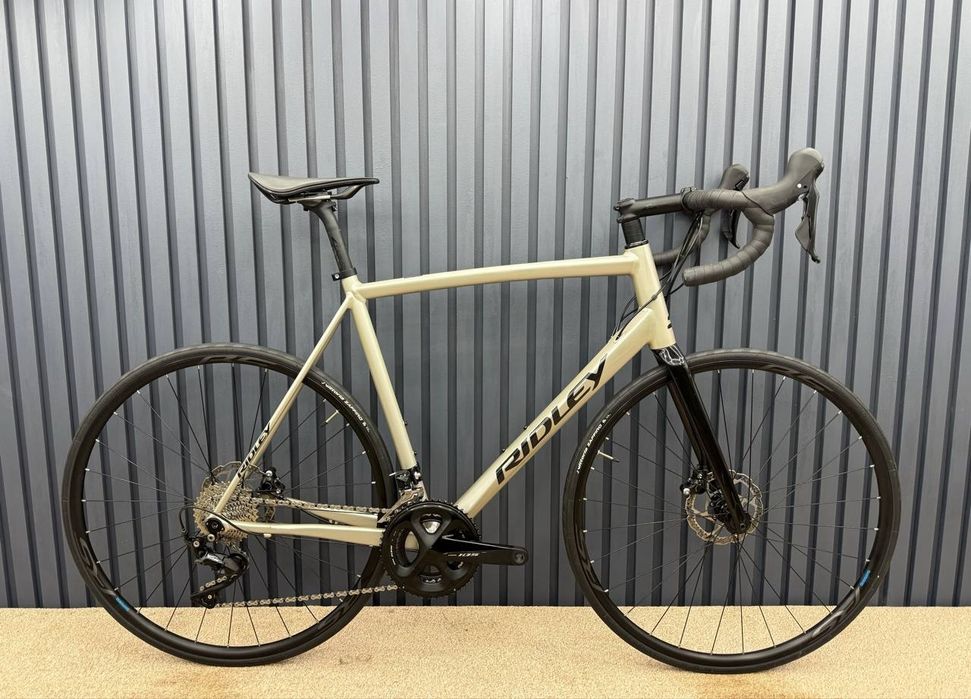 Стан нового L Endurance Ridley Fenix SLA  2023року shimano 105 2x11