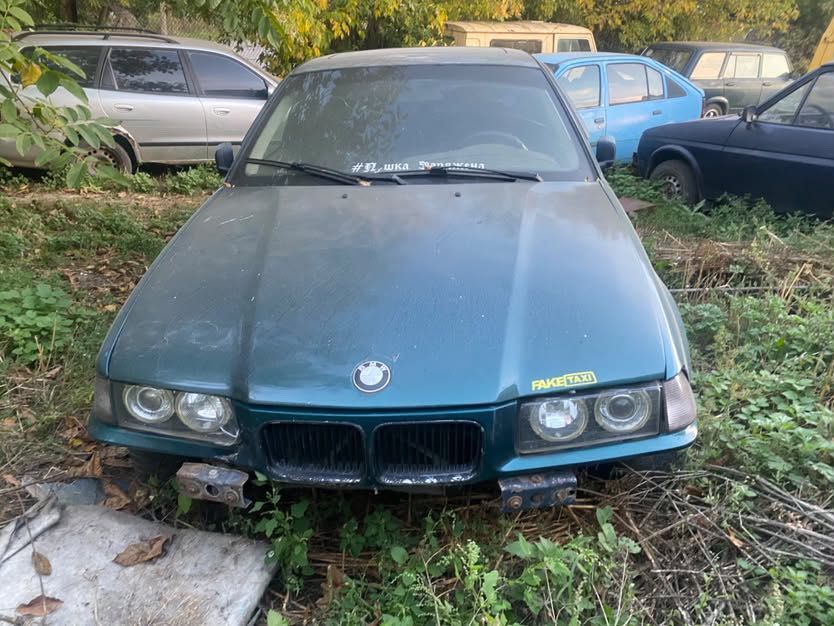 Автомобіль BMW E36