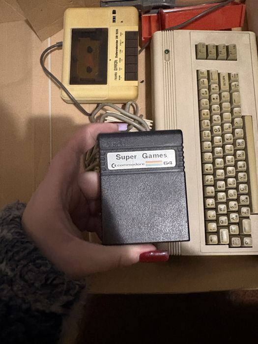 commodore 64 C plus zasilacz i magnetofon