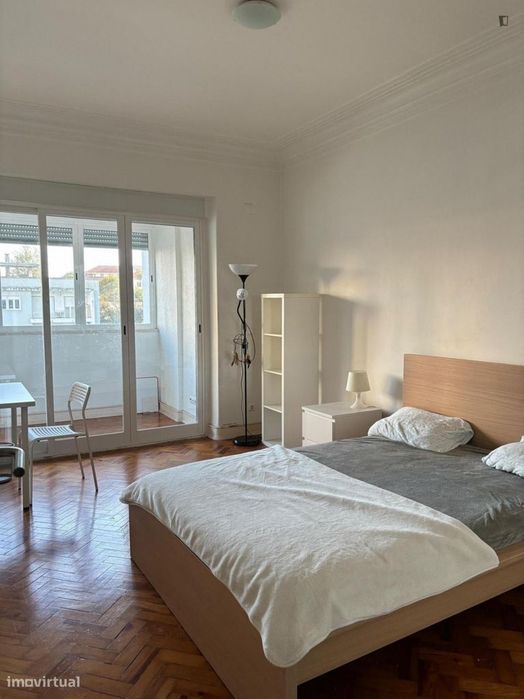 Quarto - localizado em Alvalade Lisbon
