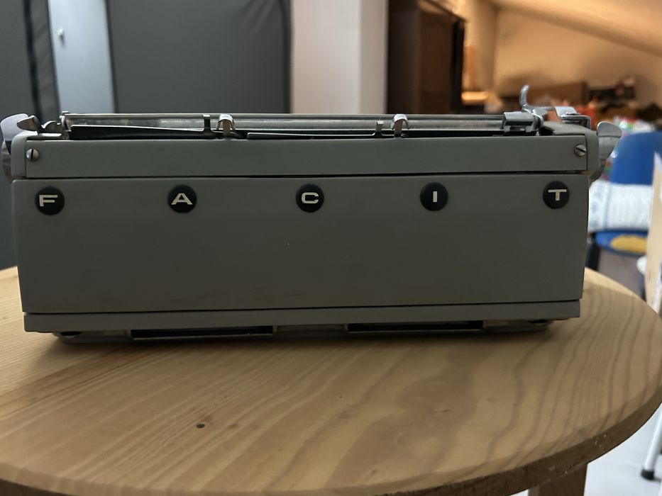 Maquina escrever FACIT