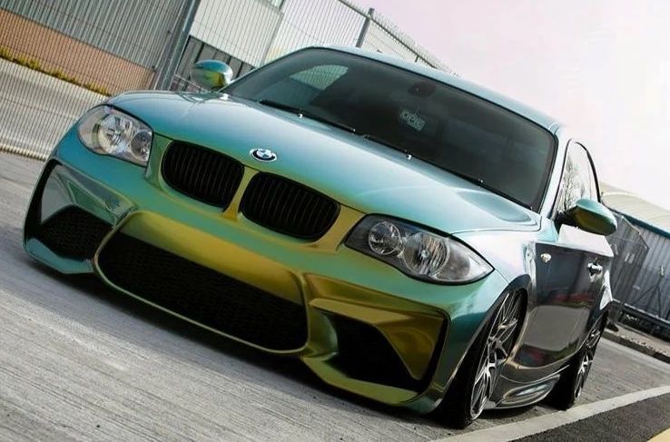 LIP SPOILER DA FRENTE PALA ABA LÂMINA AVENTAL LÁBIO FRONTAL BMW SÉRIE 1 E81 E82 E87 E88 LOOK M2 M PERFORMANCE M2 COMPETITION PARA 3 E 5 PORTAS NOVO