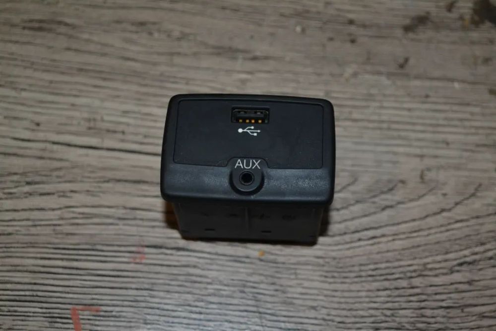 FIAT DUCATO III CITROEN JUMPER PEUGEOT BOXER GNIAZDO AUX USB ORYGINAŁ