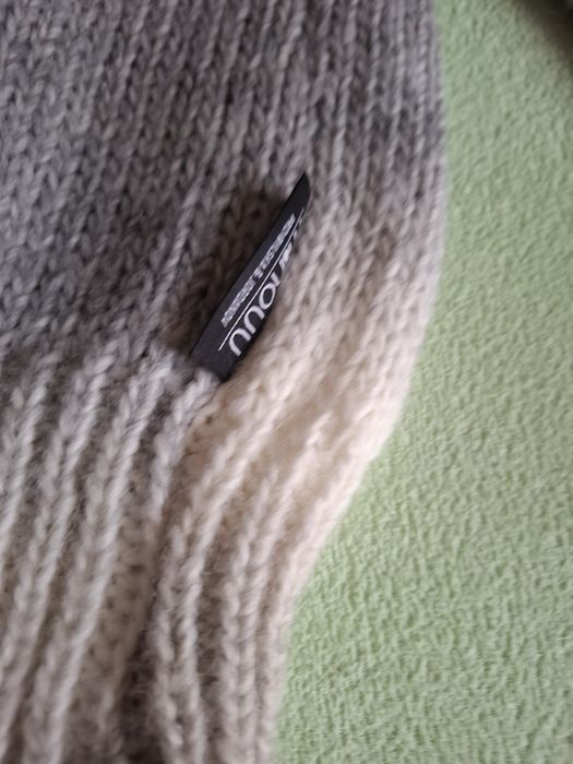 Sweter MINOUU damski