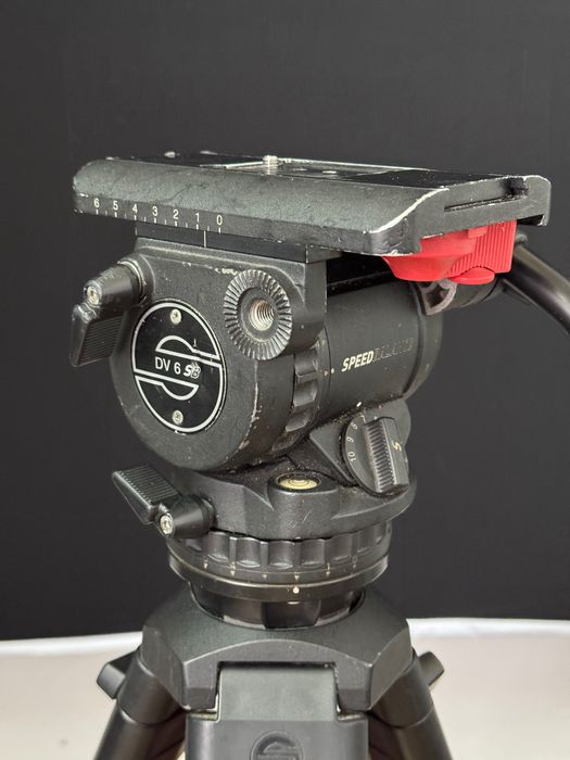 Tripé Sachtler DV6 SB