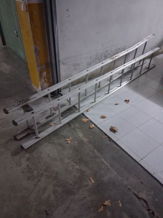 Escada extensível em aluminio