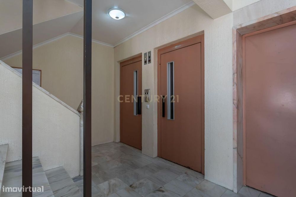 T3 com Vista Rio em Vila Franca de Xira