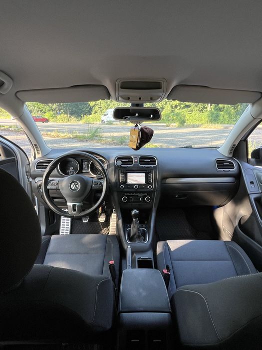 Volkswagen Golf VI 1.6 TDI Bogate wyposażenie