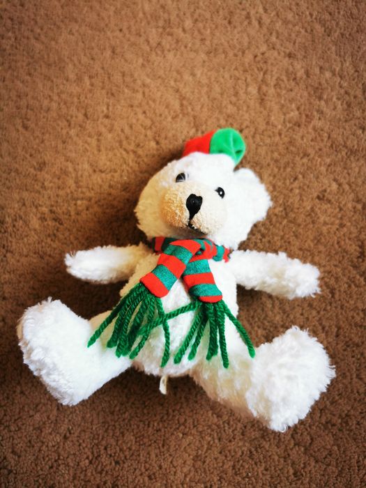 Pluszowy biały miś