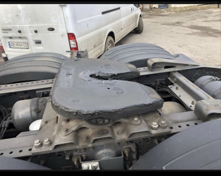 Сідловий тягач.