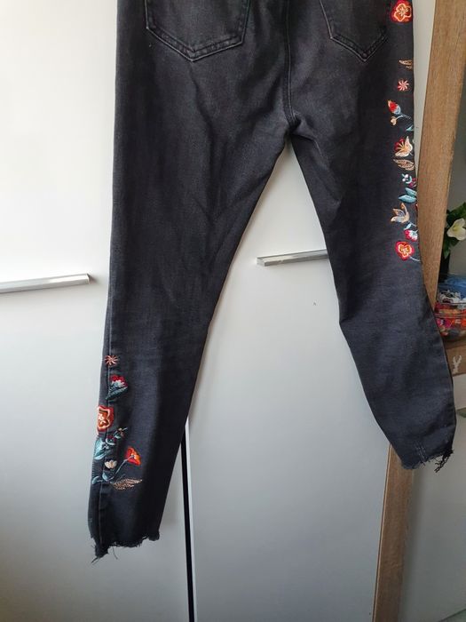 Spodnie dzinsy Reserved