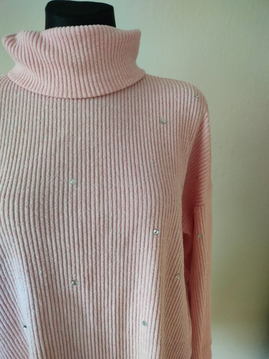 Różowy sweter sweterek z koralikami M