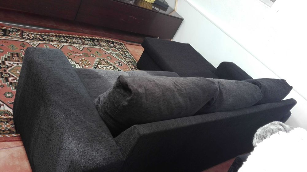 Sofá com chaiseloung, usado em bom estado. NÃO faço ENTREGAS. 150€