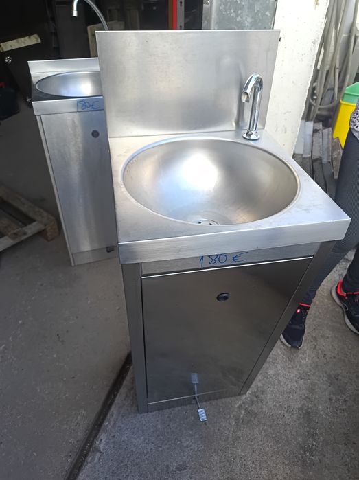 Pio lava mãos com pedal