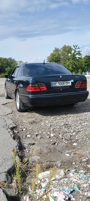 Автомобіль mersedes