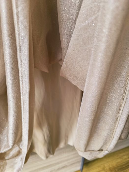 Złoto beżowa wieczorowa z brokatem 50-54