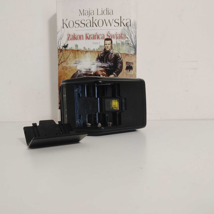 Minolta Program 3200i – klasyczna lampa błyskowa do aparatów Minolta AF