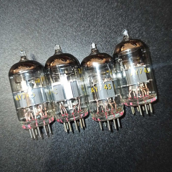 Zestaw lamp elektronowych ECC88 - 9 szt. AUDIO