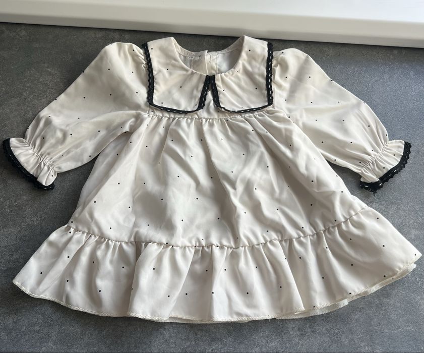 Сукні та кофтинка для дівчинки.