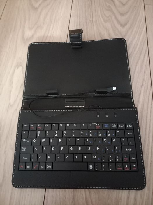 HIT! Etui z klawiaturą na tablet Esperanza