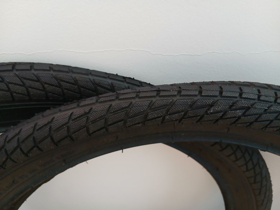 2 Pneus Slick c/camara para  BMX 20x2.125 Novos