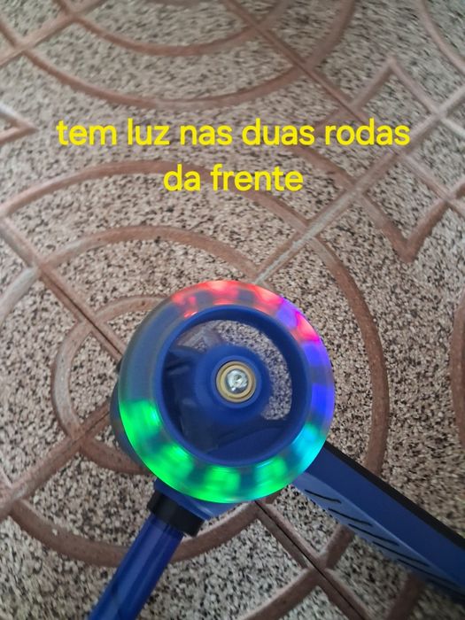 Vendo trotinete como nova (rodas luminosas)