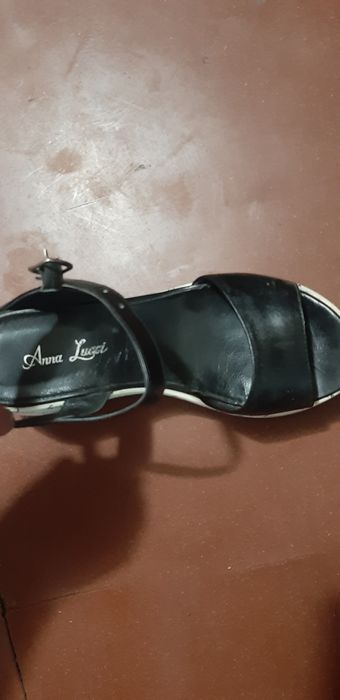 Сандалі на платформі 39-38